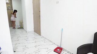 The guest takes advantage of the employee with an intense screw-dilan clavijo-camila henao