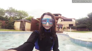 Hot underwater pool masturbation of Emi Serene