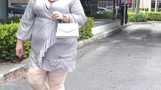 Mature MILF Gets her big plump white pussy fingered and swallow cum in car - Almost Caught - Publicly