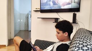 Stepbrother caught stepsister playing with virtual reality glasses and I punched my dong in this nymphomaniac's mouth.