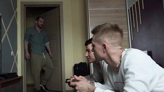 Team fuck - stepson brought his friends to play console, and at that moment he and his stepfather fu