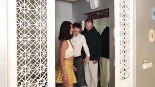 Caught Her Boyfriend Cheating on Her and Couldn't Move Anymore! Merely Sex Can Assist Her!