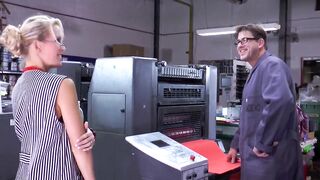 Facial ending on the work for the big boobed golden-haired MILF in fishnets and heels