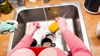 Golden-haired cleaning lady in leggings takes in her!