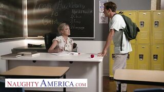 Wicked America - Dee Williams screws her student