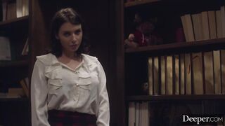 Vixenplus Ivy Clutches The Situation