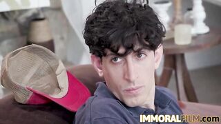 Sexually excited Mum Lauren Phillips Trying to Have a New Bundle of Enjoyment