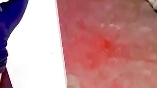 woman fucking and sucking dick in a Bogota garage