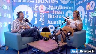 Kata Sanchez MILF caliente no puede contener las ganas de correrse en máquina vibradora - JB Podcast