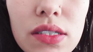 SEXY COLOMBIAN, THIS CHICK CAN'T LIVE WITHOUT CUM IN HER MOUTH. MAQUINASPERFECTAS