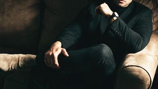 ASMR Roleplay - Sugar Daddy te seduce parte 2