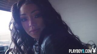 Curvy big butt black MILF Harley Dean exposes her assets fully