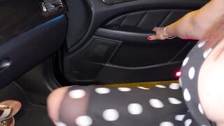 Italian escort picked up on the street and drilled in the car by an grand-dad