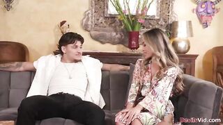 Stepmom Linda Lan introduces herself to her new stepson.She hooks up with him and gives oral-job.The chap fucks hewr real quick in advance of stepdad arrives