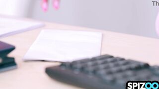 Lustful Secretary Cindy Shine Seduces Her Hawt Boss