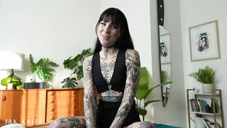 Sneaky sex with my sister's hot tatted BFF - Awlivv