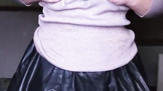 Russian hotty dances striptease in black