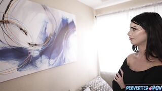 Snobby art critic screws client