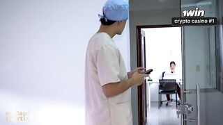 Mariana's Anatomy Chapter III: The surgeon puts his knob in the bath during the night shift - Mariana Martix & Max Betancur