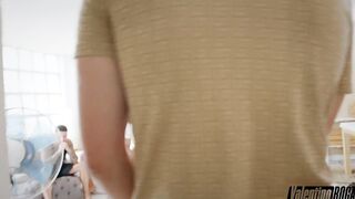 DP Con Preciosa Rubia Quiere Que La Partan En Un Group sex