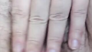 Hairy snatch close up and strong orgasm