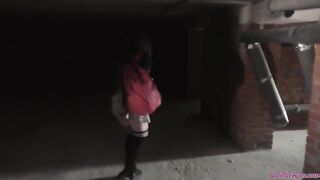 Student smokin' in abandoned house sucking penis stranger and screwing