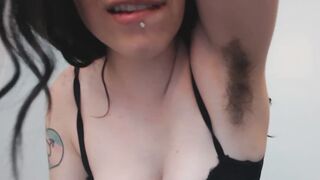 Female-Dominator Alex Luxx gives tour of hairy body