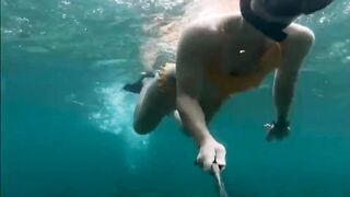 Snorkel Floozy: Constricted Bikini, Dive Mask & Underwater Fin Tease