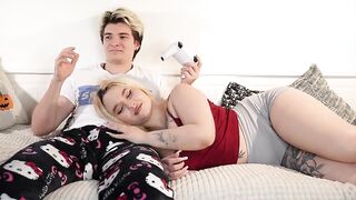 Step-sister fucked me so hard this chick almost broke the bed