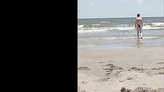 picking up some vagina at the beach