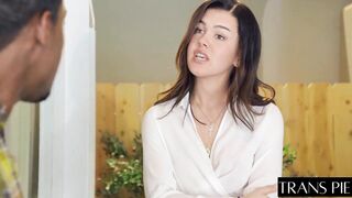 Gorgeous shemale daisy taylor a bit of butt