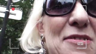 Charly Sparks' profession: excited granny