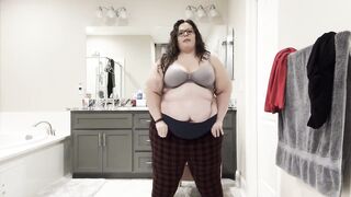 two Temptations: Plump Paradise Fashion Fiesta (wmv)