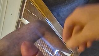 I jack off my big shlong to shooting huge load on a mirror