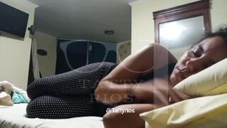 Mñ My boyfriend fucks me at night when we are lying down - Tatty Rios