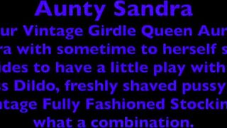 Vgq37 Aunty Sandra and Her Glass Sex-toy