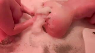 Jacuzzi Thressome