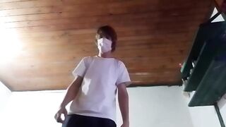 Joven de 18 con su pene flacido