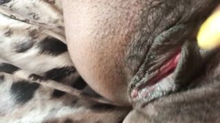 Cumming, Fingering & Peeing all over myself. EXTRAORDINARY CLOSE UP
