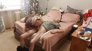 Stepmom gives fellatio to get a mouthful of cum