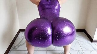 big booty in a purple costume, she's so sexy