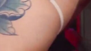 Self-servitude, Orgasm and Squirt with Mamie Donuts - 4K