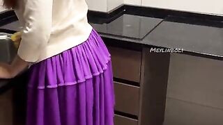 A cholita (indigenous woman) working in La Paz, Bolivia, has sex with the homeowner during the time that his wife rests. "How delicious!" the cholita exclaims.