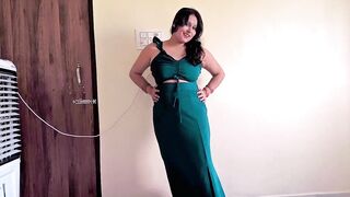 Pretty hawt lady sucking knob moaning loudly