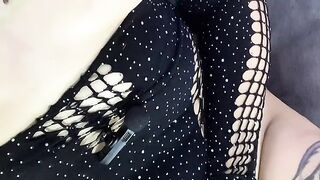 fingers race full love button, snatch screams through orgasm and release