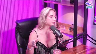 The bare blonde in the studio