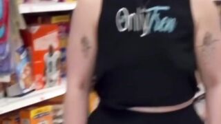 Hot PAWG Flashes Titties At Grocery Store