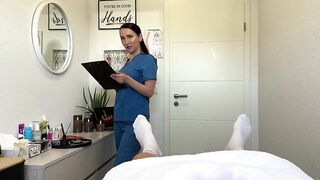 This chab Came Twice On The Massage Table - Handjob & Oral sex