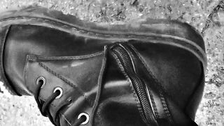 Fotos of My Feet in Boots Socks and Naked