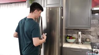 Stepmom Wants My Cream - S4:e3